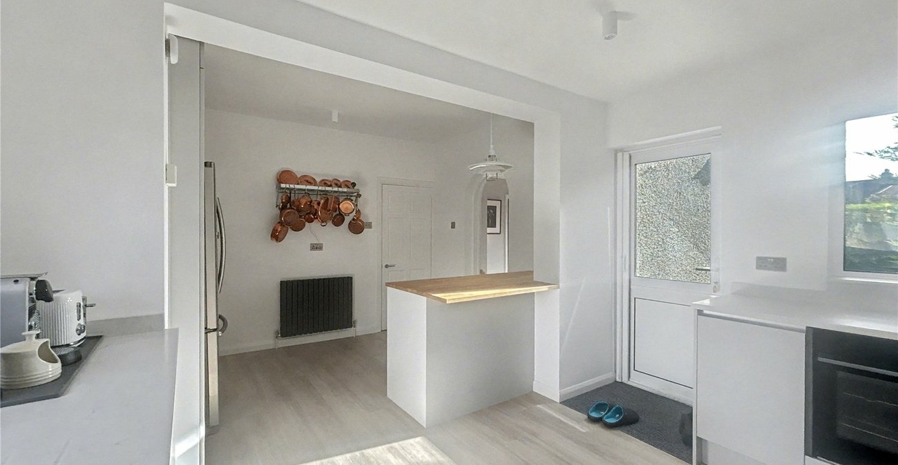 3 bedroom bungalow for sale in Sidcup | Robinson Jackson