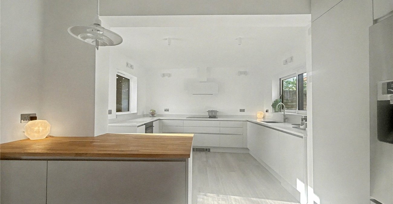 3 bedroom bungalow for sale in Sidcup | Robinson Jackson