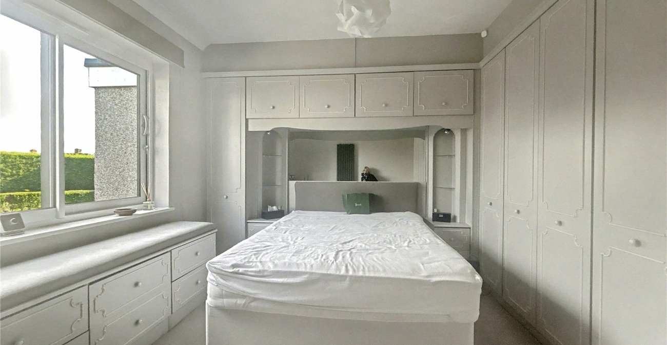 3 bedroom bungalow for sale in Sidcup | Robinson Jackson