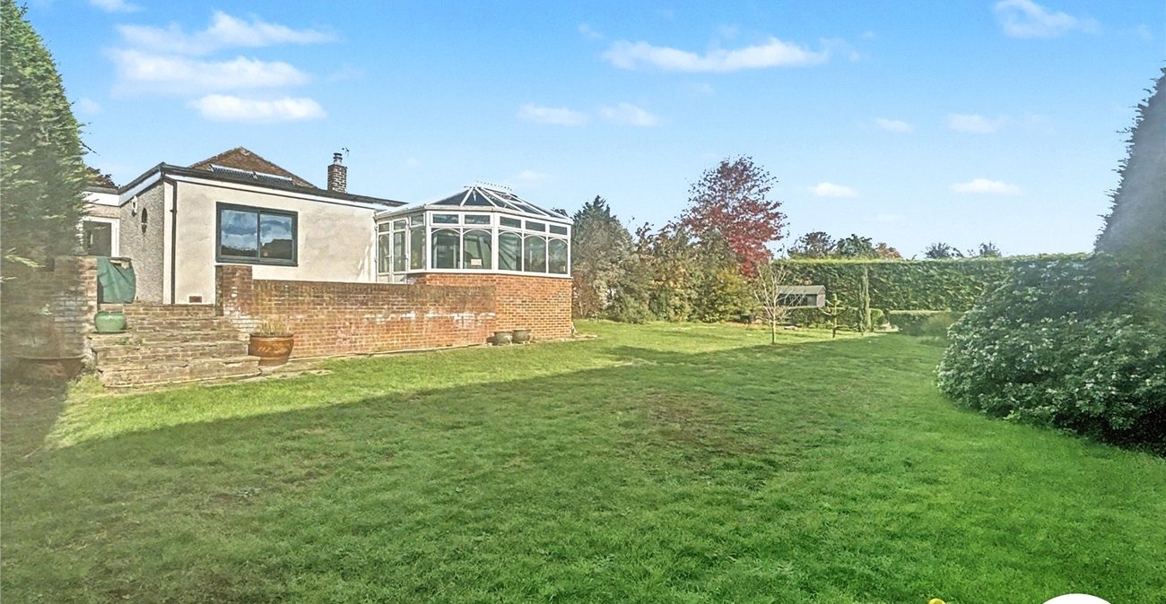 3 bedroom bungalow for sale in Sidcup | Robinson Jackson