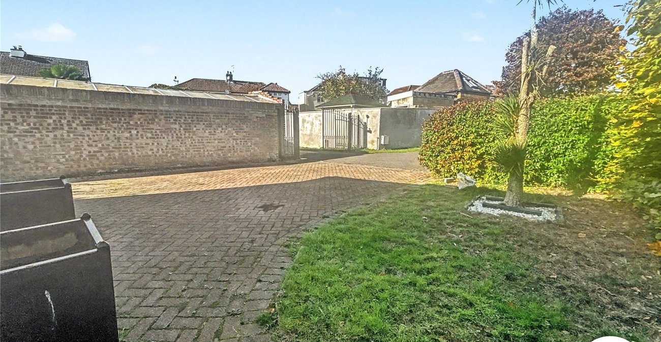 3 bedroom bungalow for sale in Sidcup | Robinson Jackson