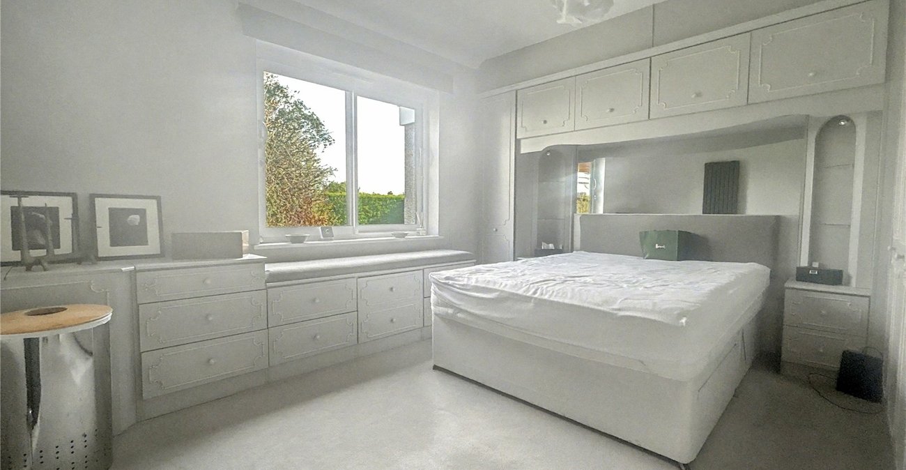 3 bedroom bungalow for sale in Sidcup | Robinson Jackson