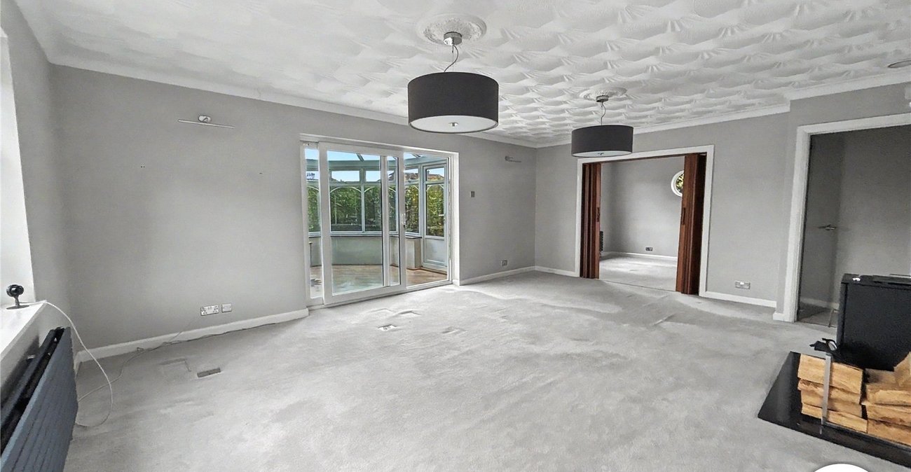 3 bedroom bungalow for sale in Sidcup | Robinson Jackson