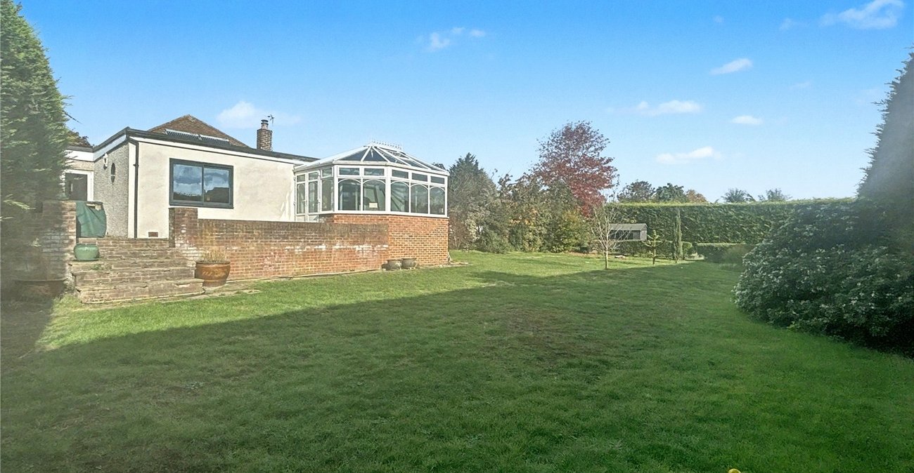 3 bedroom bungalow for sale in Sidcup | Robinson Jackson