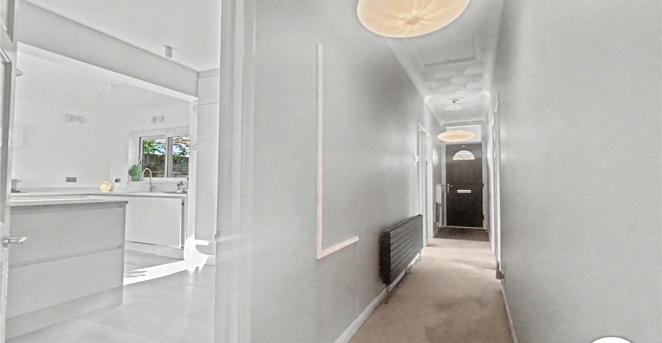 3 bedroom bungalow for sale in Sidcup | Robinson Jackson