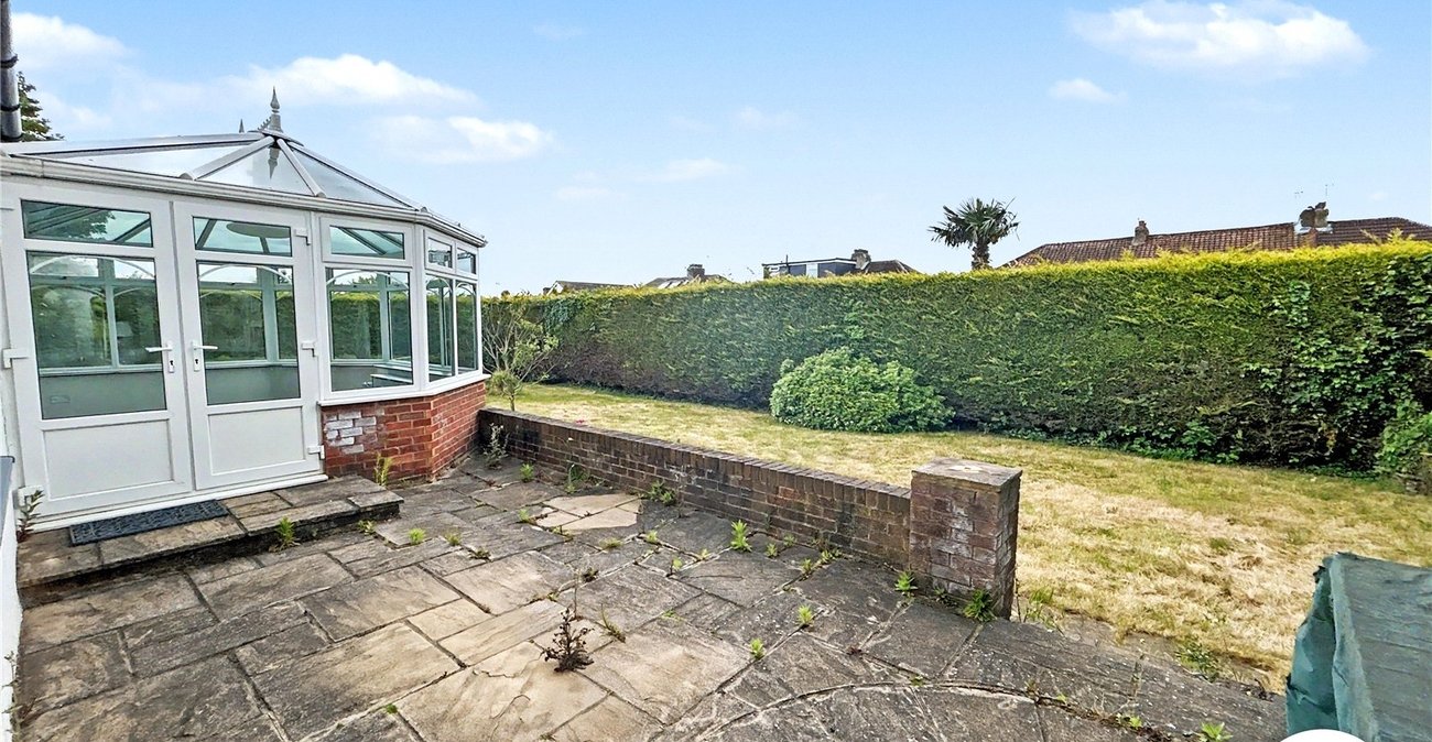 3 bedroom bungalow for sale in Sidcup | Robinson Jackson