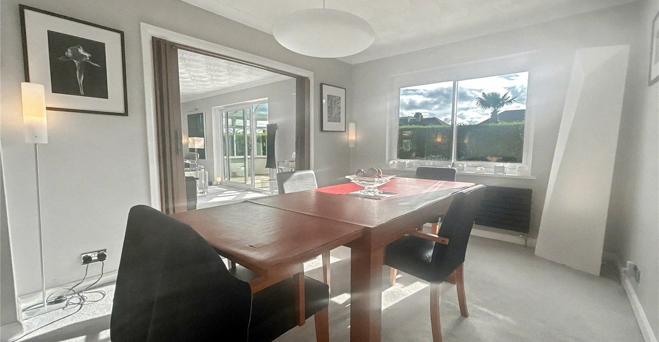 3 bedroom bungalow for sale in Sidcup | Robinson Jackson