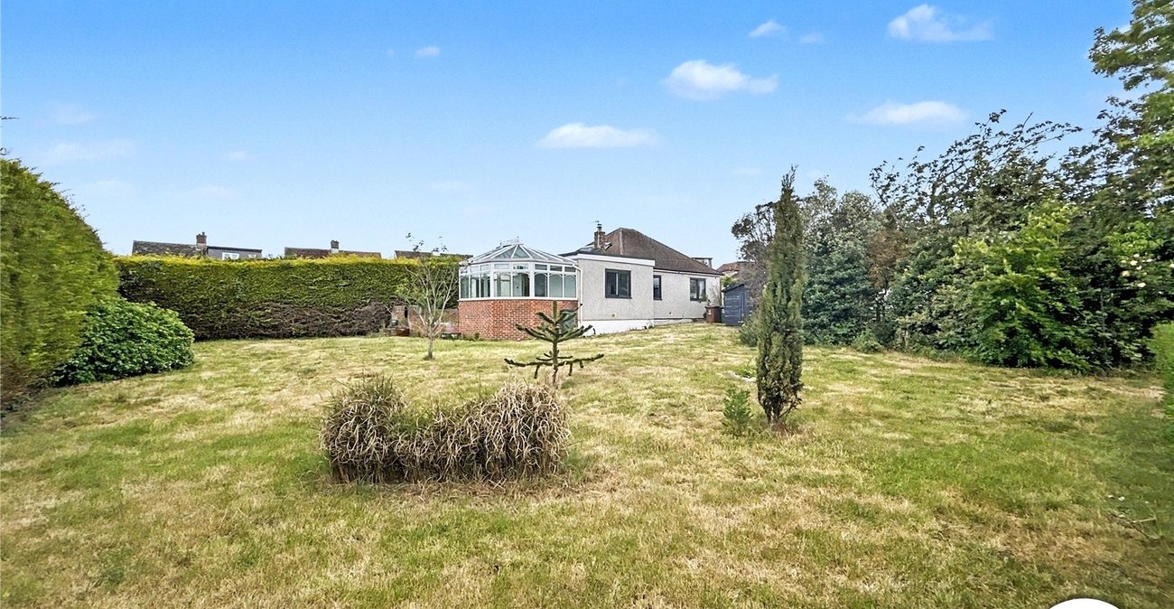 3 bedroom bungalow for sale in Sidcup | Robinson Jackson