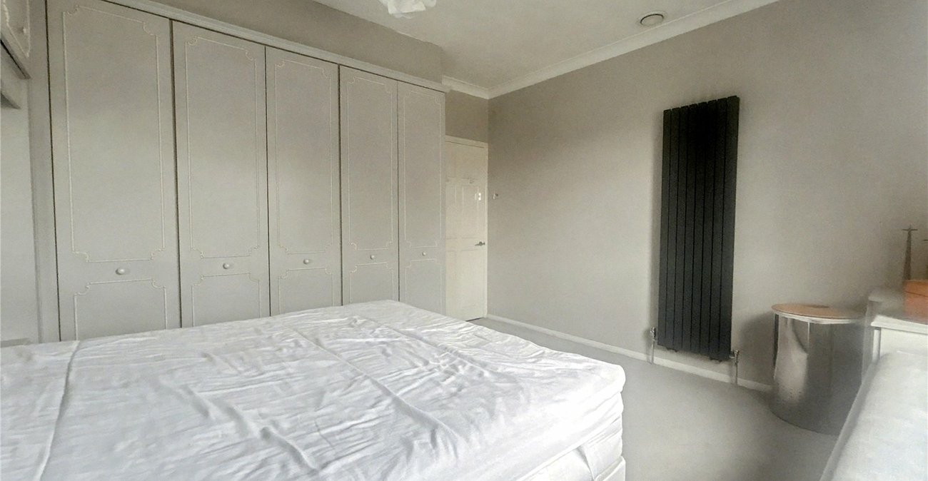 3 bedroom bungalow for sale in Sidcup | Robinson Jackson