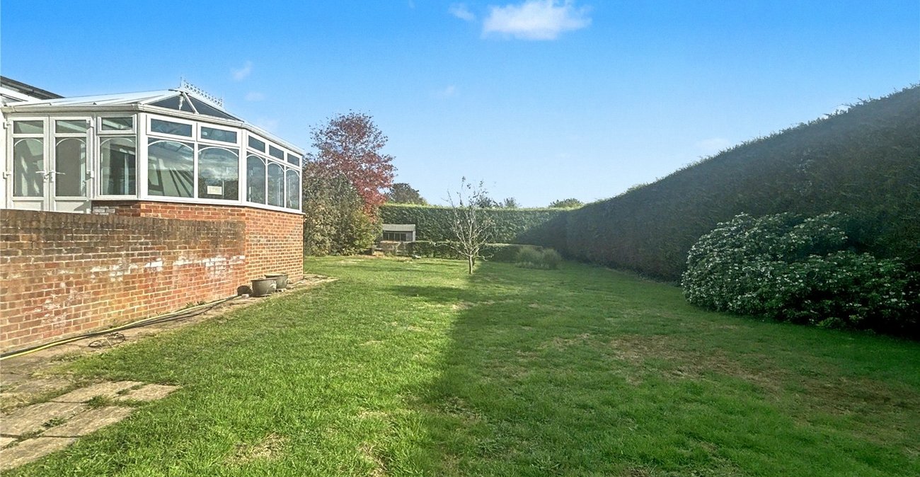 3 bedroom bungalow for sale in Sidcup | Robinson Jackson