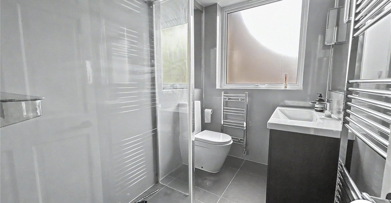 3 bedroom bungalow for sale in Sidcup | Robinson Jackson