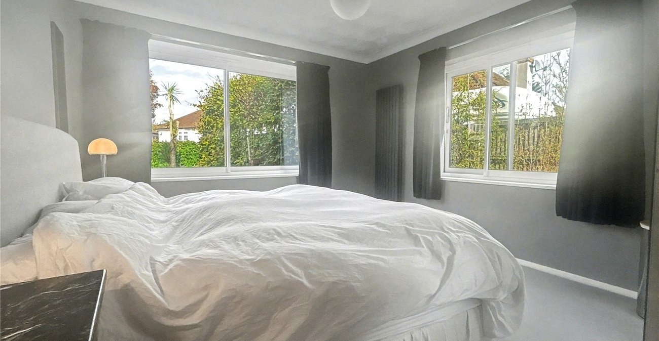 3 bedroom bungalow for sale in Sidcup | Robinson Jackson