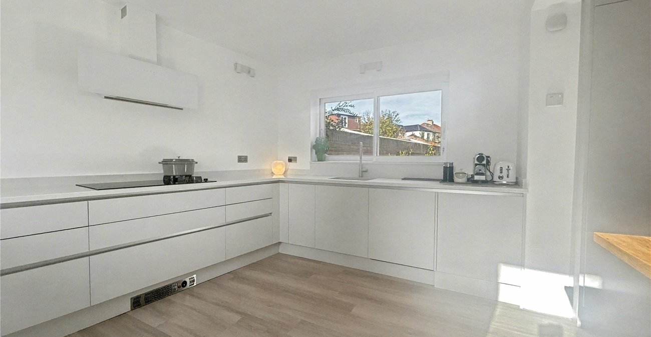 3 bedroom bungalow for sale in Sidcup | Robinson Jackson