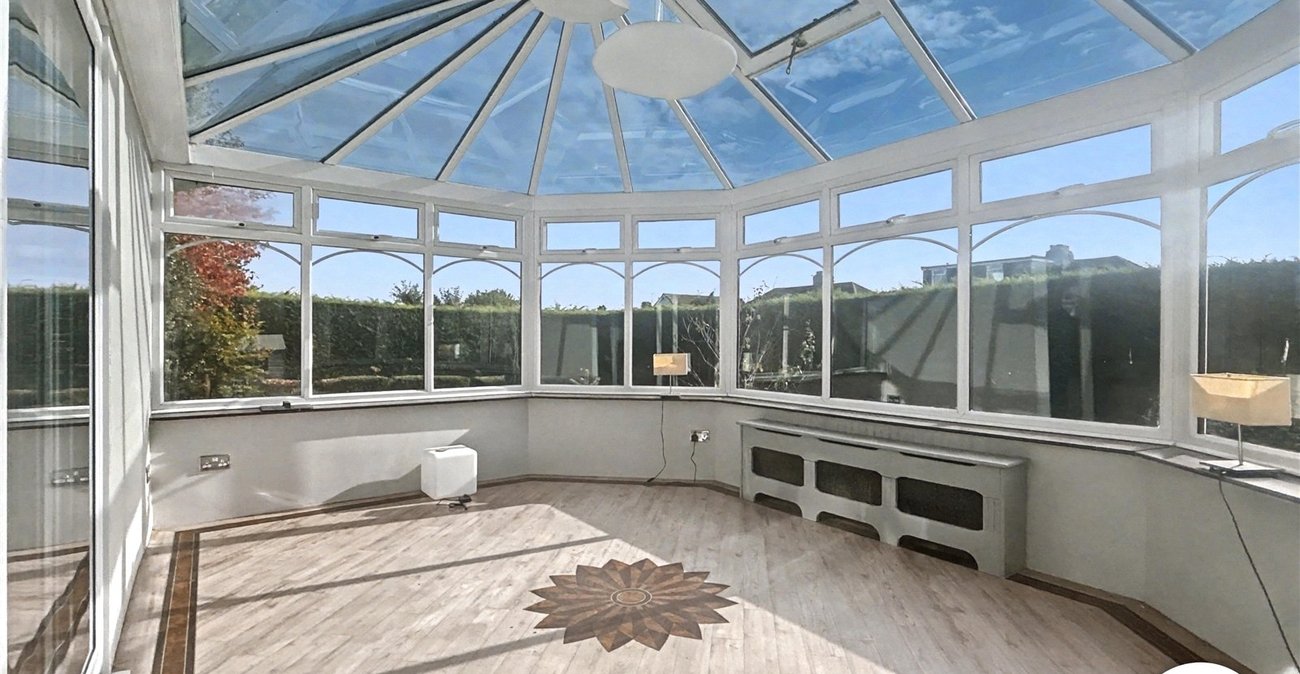 3 bedroom bungalow for sale in Sidcup | Robinson Jackson