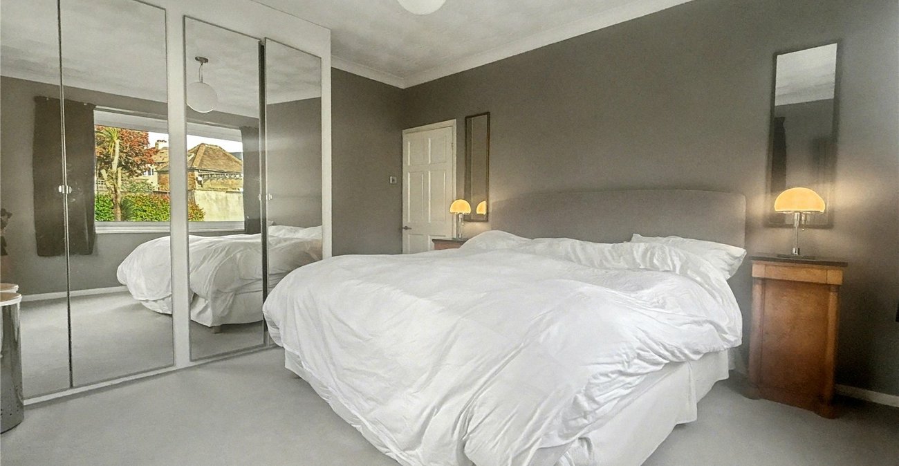 3 bedroom bungalow for sale in Sidcup | Robinson Jackson