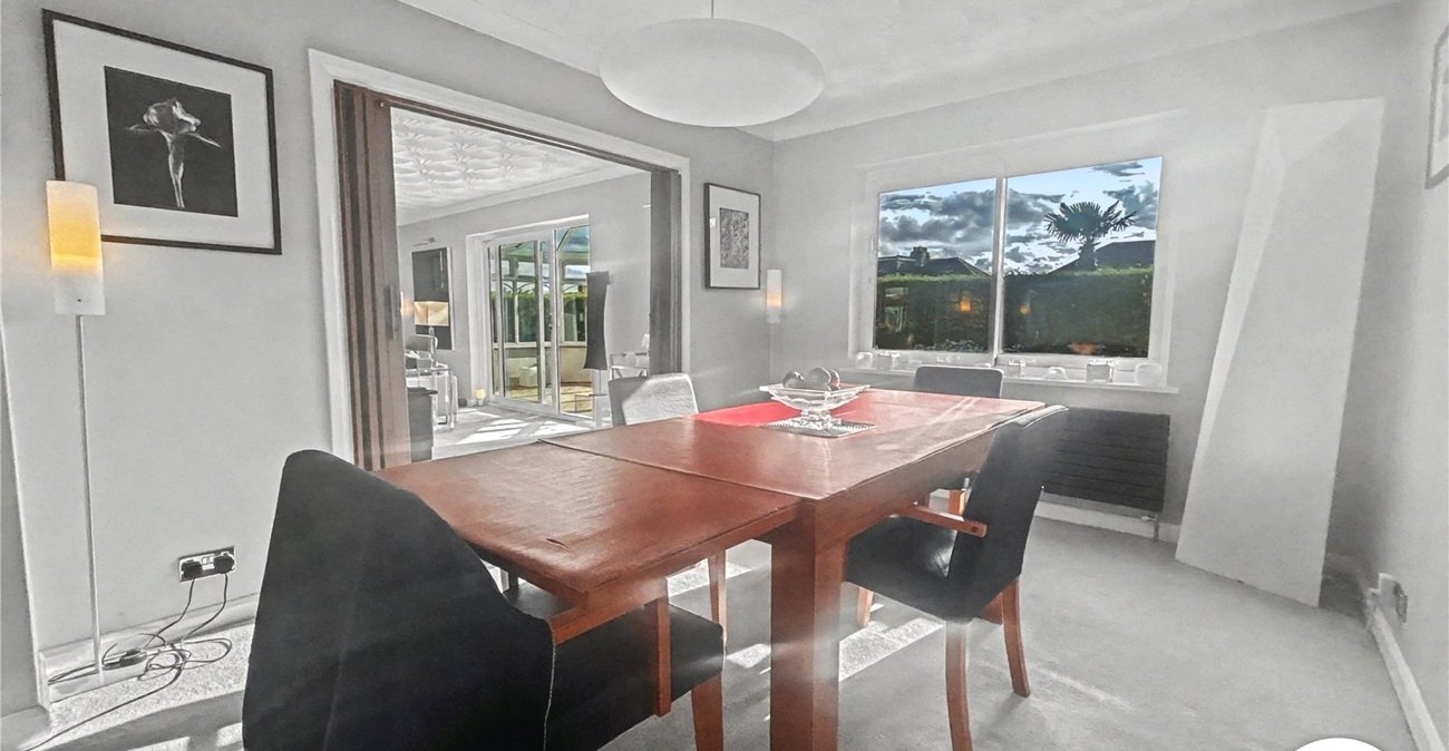 3 bedroom bungalow for sale in Sidcup | Robinson Jackson