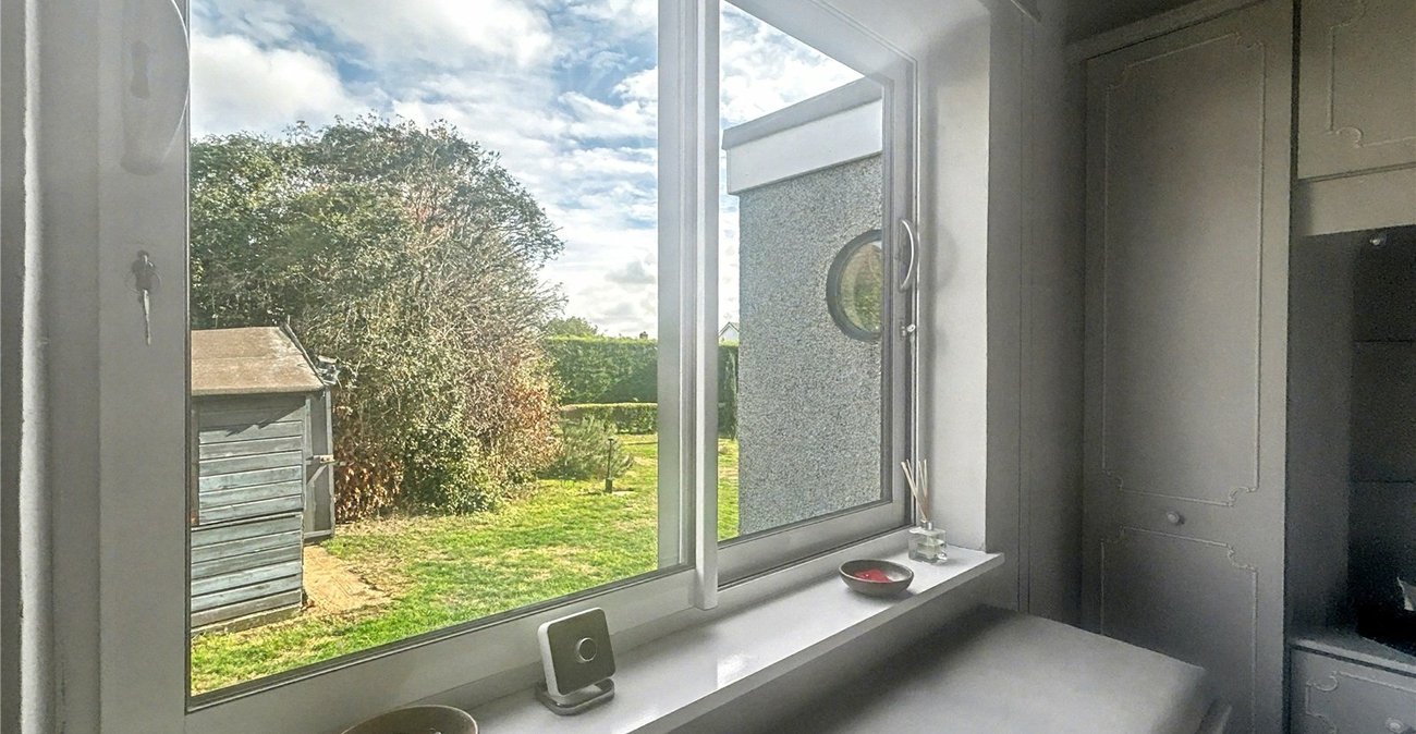 3 bedroom bungalow for sale in Sidcup | Robinson Jackson