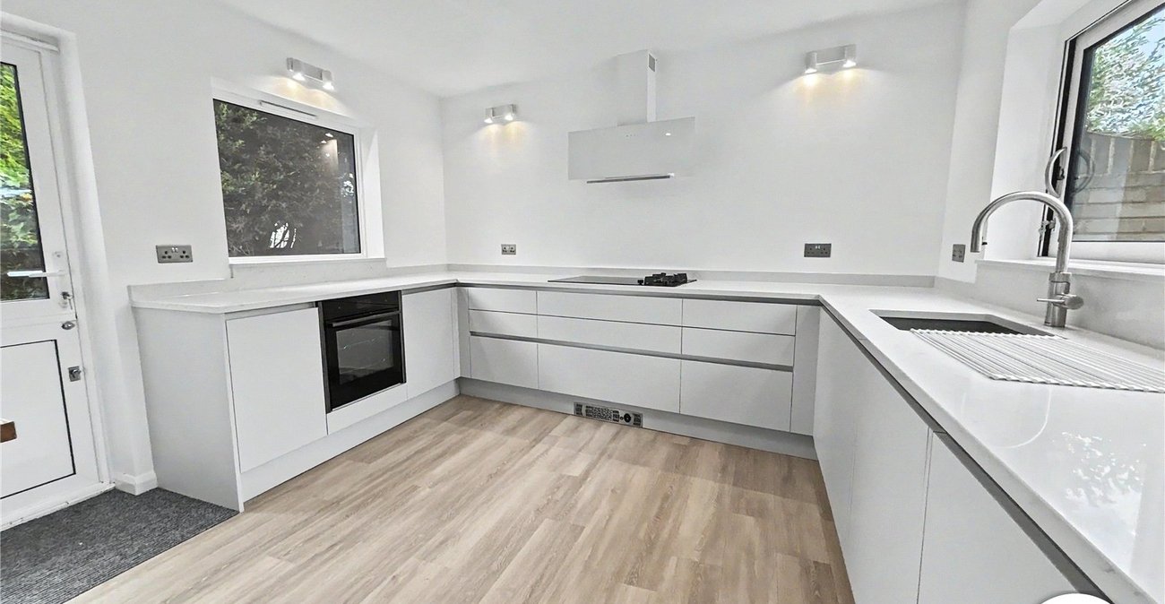 3 bedroom bungalow for sale in Sidcup | Robinson Jackson