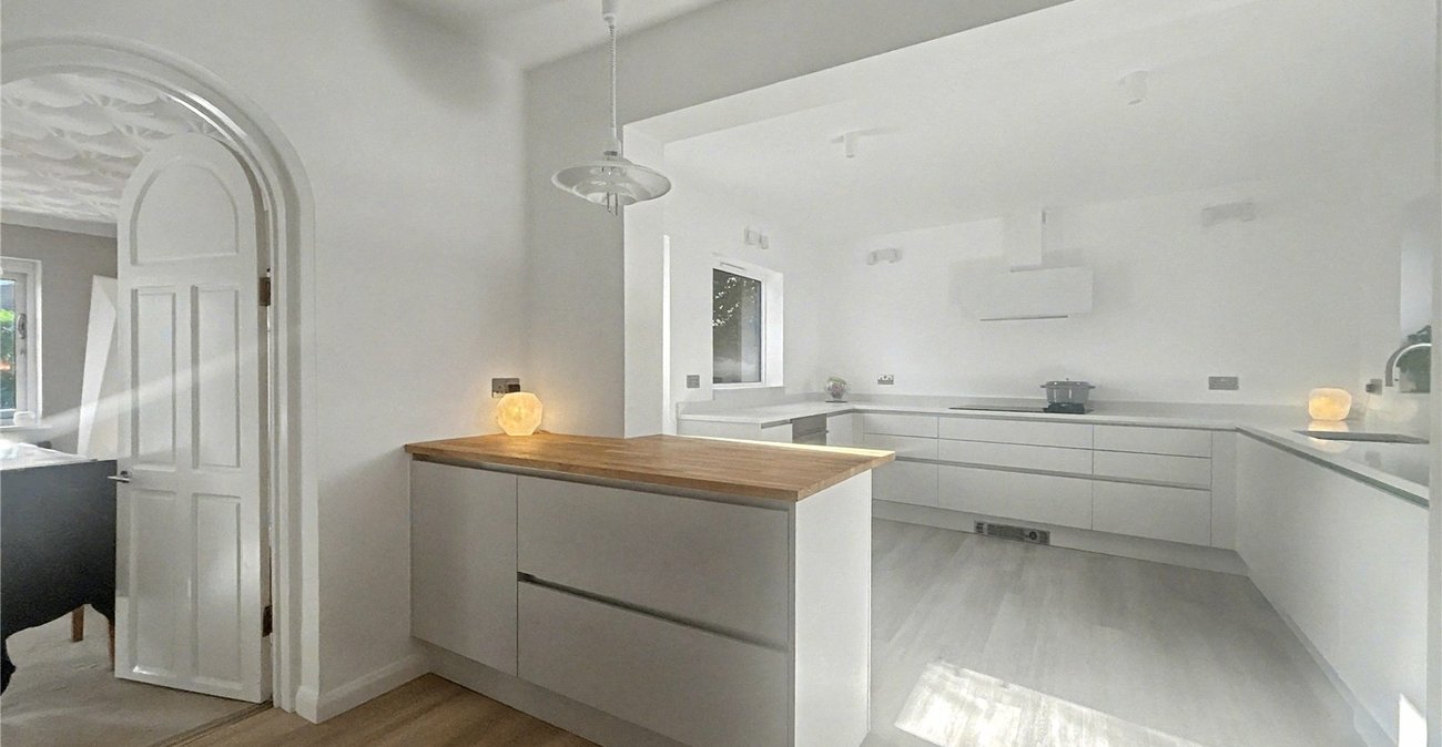 3 bedroom bungalow for sale in Sidcup | Robinson Jackson