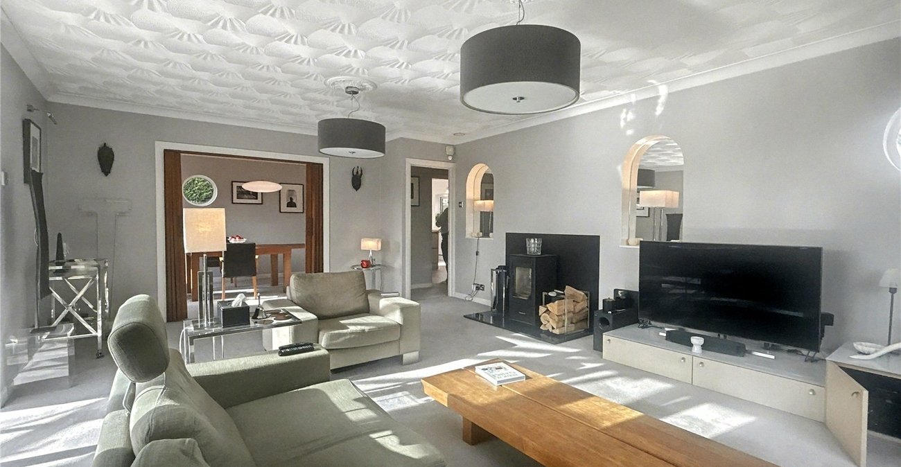 3 bedroom bungalow for sale in Sidcup | Robinson Jackson