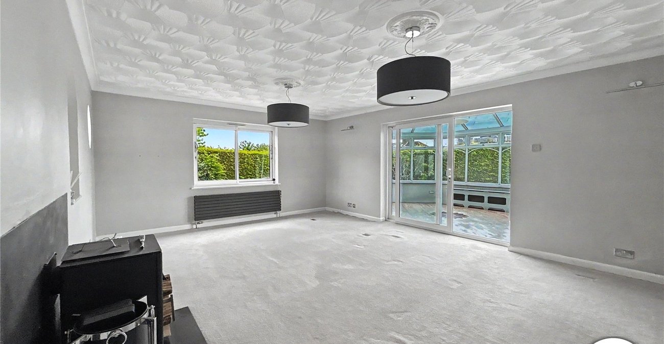 3 bedroom bungalow for sale in Sidcup | Robinson Jackson