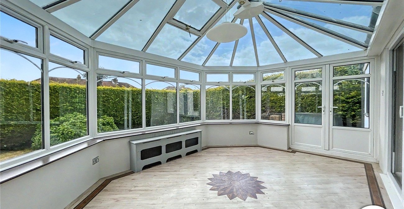 3 bedroom bungalow for sale in Sidcup | Robinson Jackson