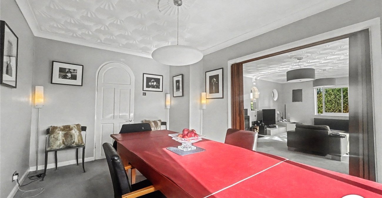 3 bedroom bungalow for sale in Sidcup | Robinson Jackson