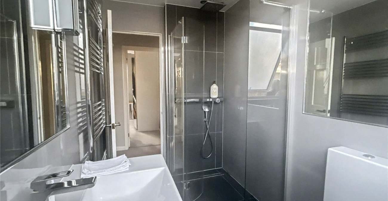 3 bedroom bungalow for sale in Sidcup | Robinson Jackson