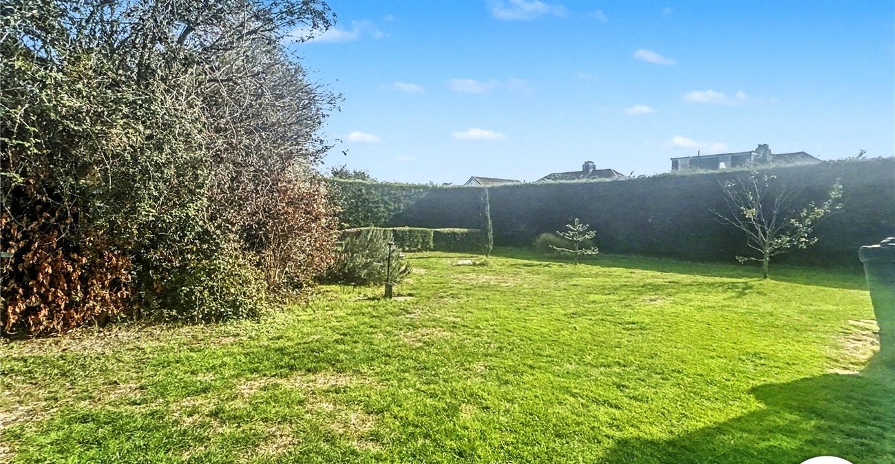 3 bedroom bungalow for sale in Sidcup | Robinson Jackson