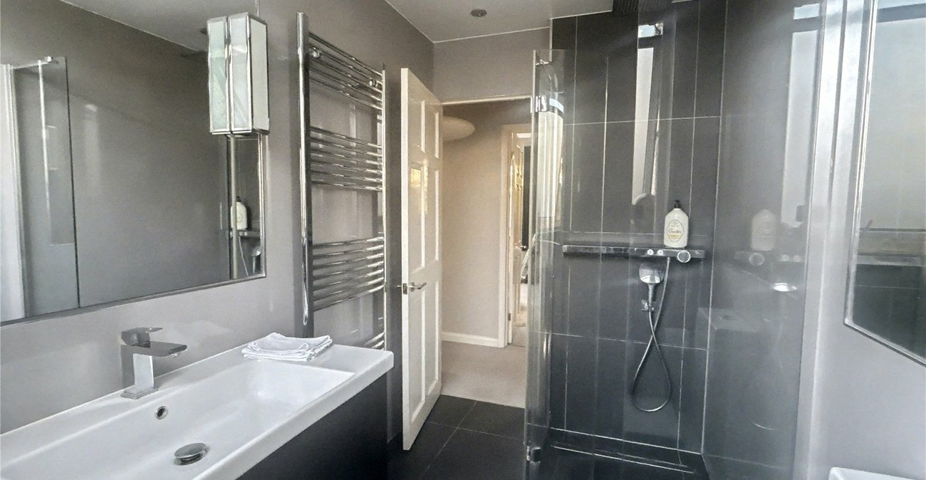 3 bedroom bungalow for sale in Sidcup | Robinson Jackson