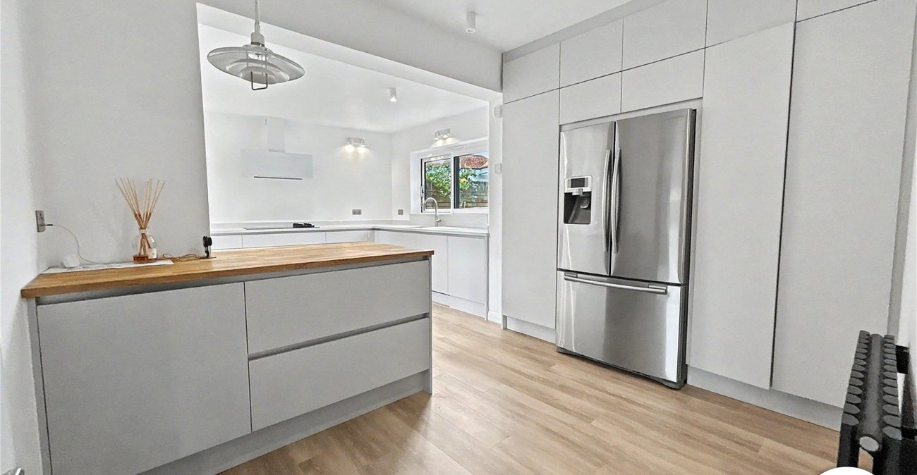 3 bedroom bungalow for sale in Sidcup | Robinson Jackson