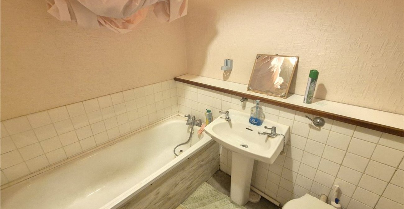 2 bedroom house for sale in Orpington | Robinson Jackson