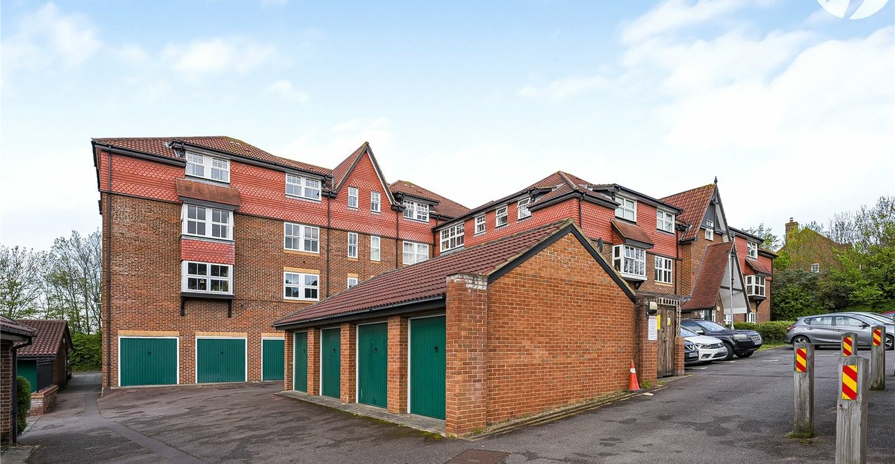 2 bedroom property for sale in Dartford | Robinson Jackson
