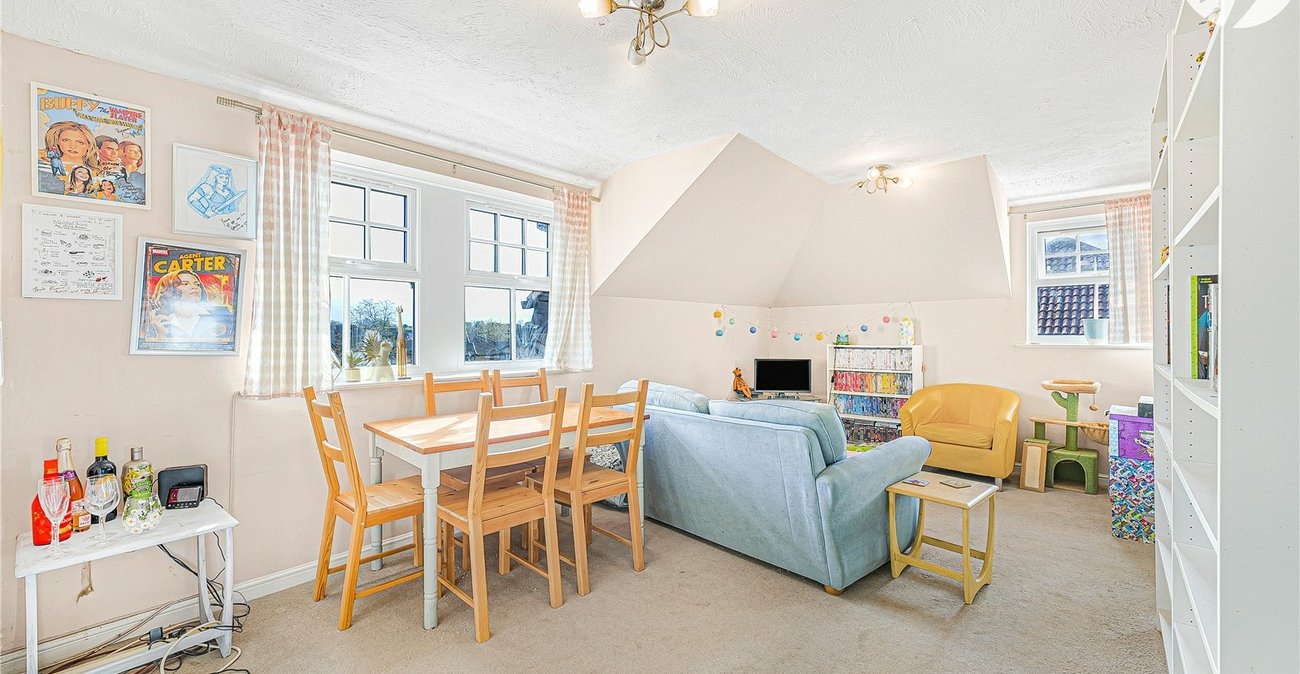 2 bedroom property for sale in Dartford | Robinson Jackson