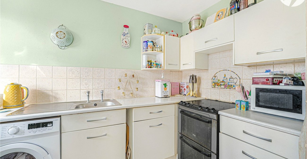 2 bedroom property for sale in Dartford | Robinson Jackson