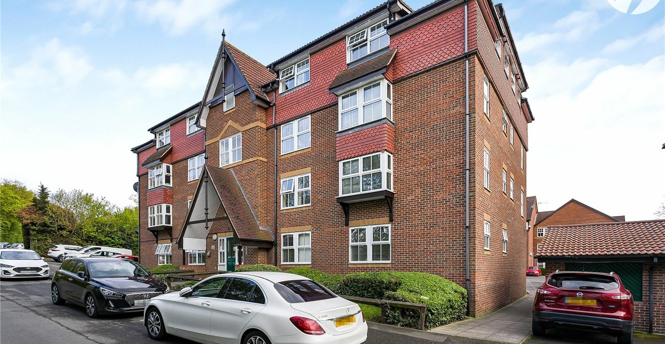 2 bedroom property for sale in Dartford | Robinson Jackson