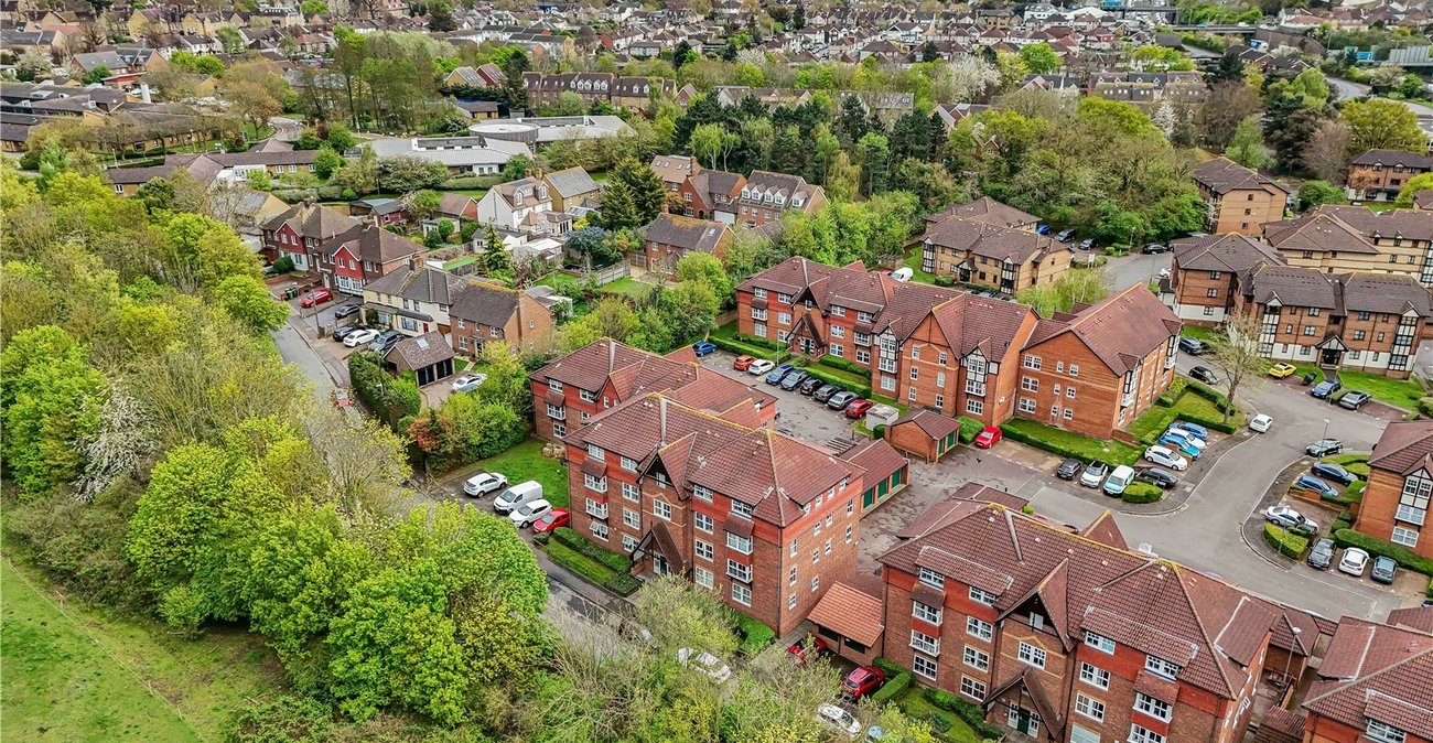 2 bedroom property for sale in Dartford | Robinson Jackson