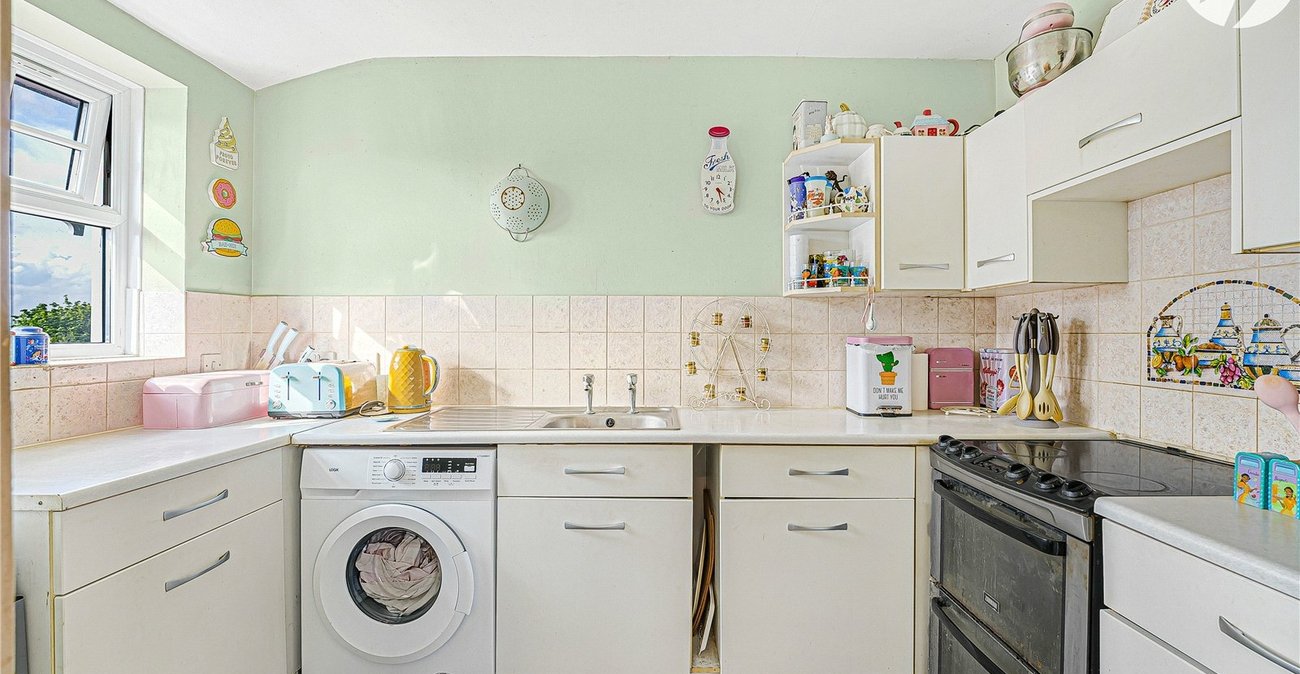 2 bedroom property for sale in Dartford | Robinson Jackson