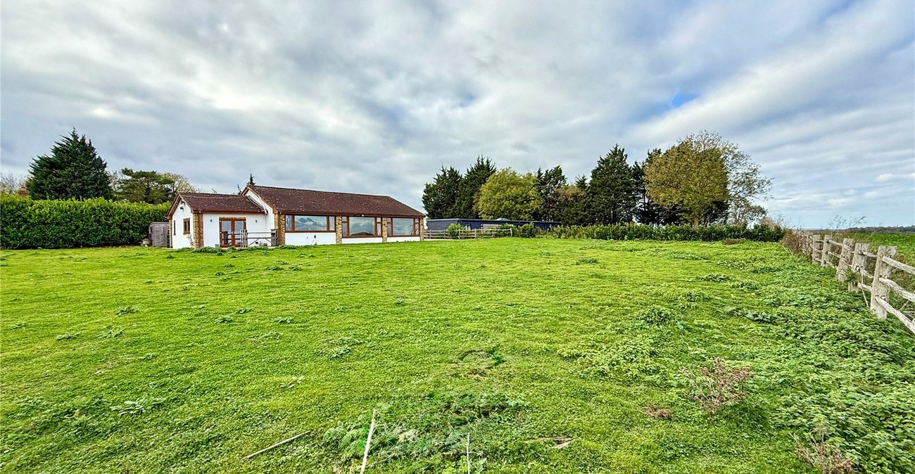 3 bedroom bungalow for sale in Eynsford | Robinson Jackson