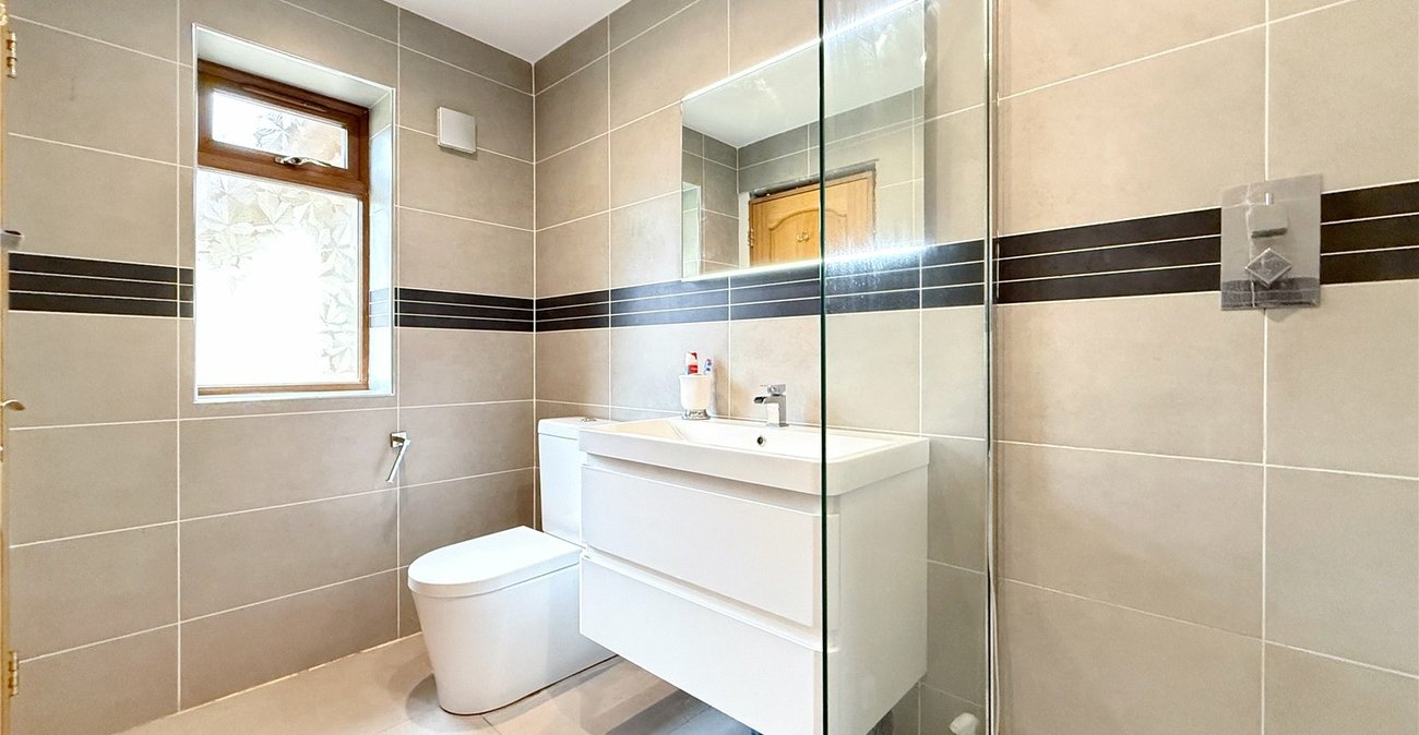 4 bedroom bungalow for sale in Eynsford | Robinson Jackson