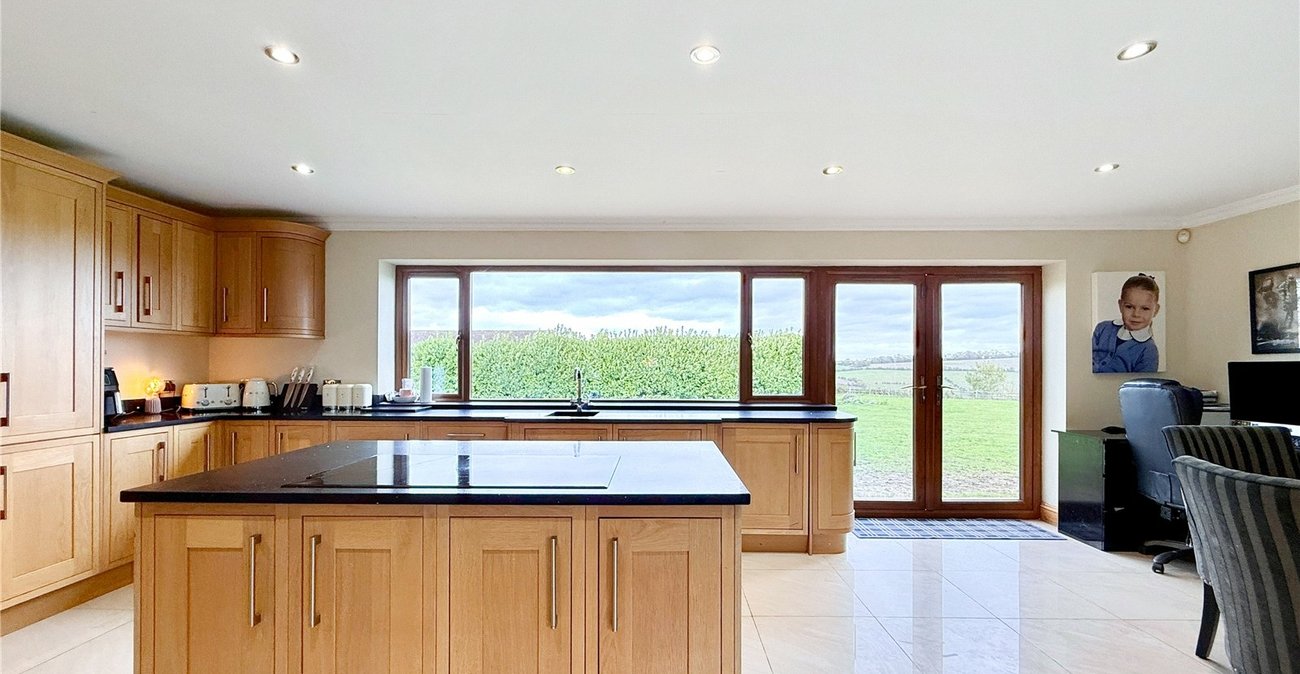 4 bedroom bungalow for sale in Eynsford | Robinson Jackson