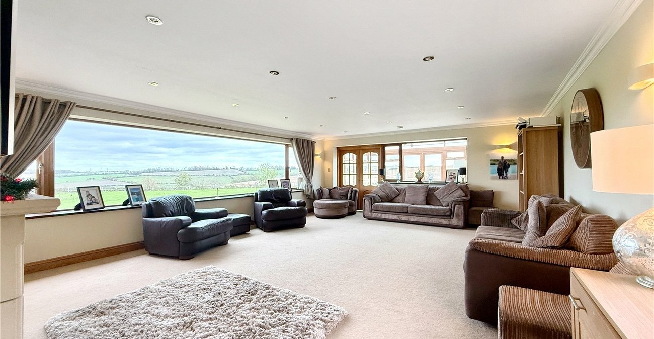 4 bedroom bungalow for sale in Eynsford | Robinson Jackson