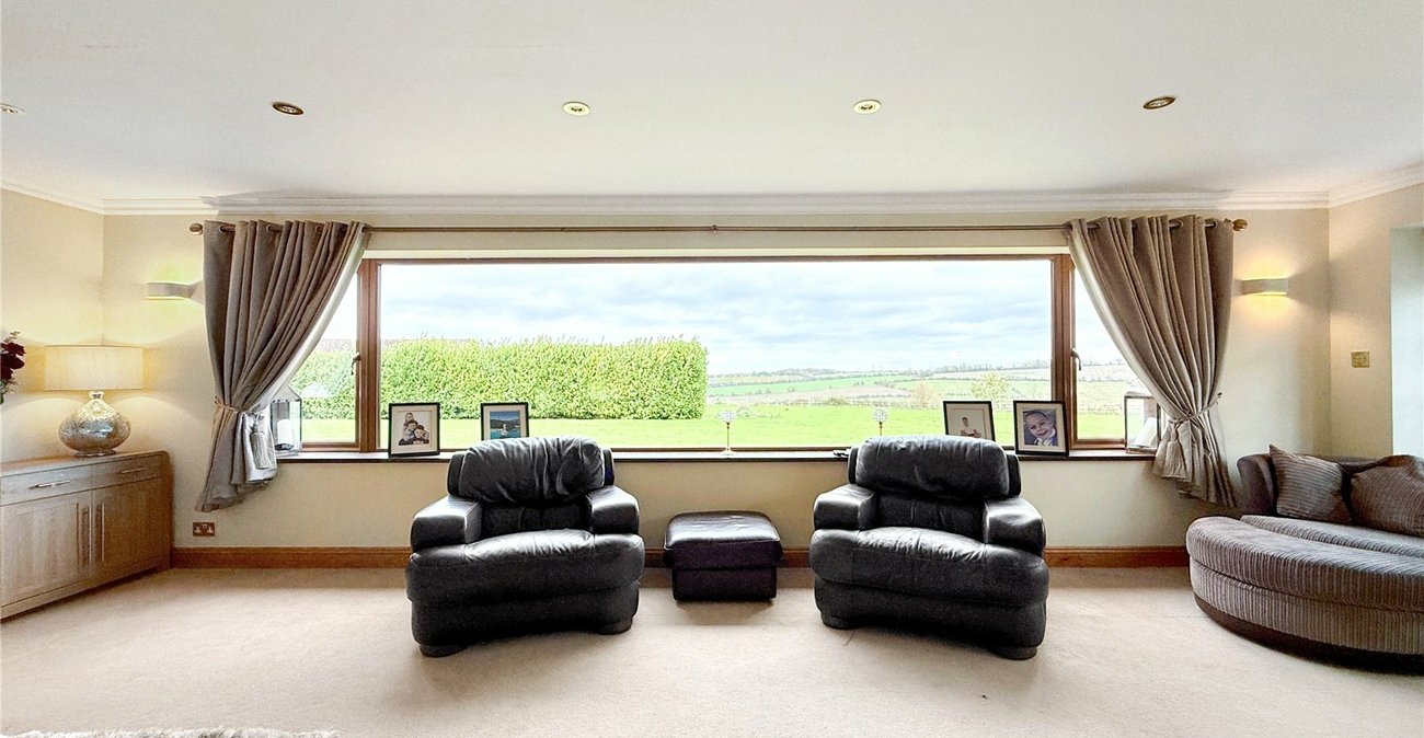 4 bedroom bungalow for sale in Eynsford | Robinson Jackson