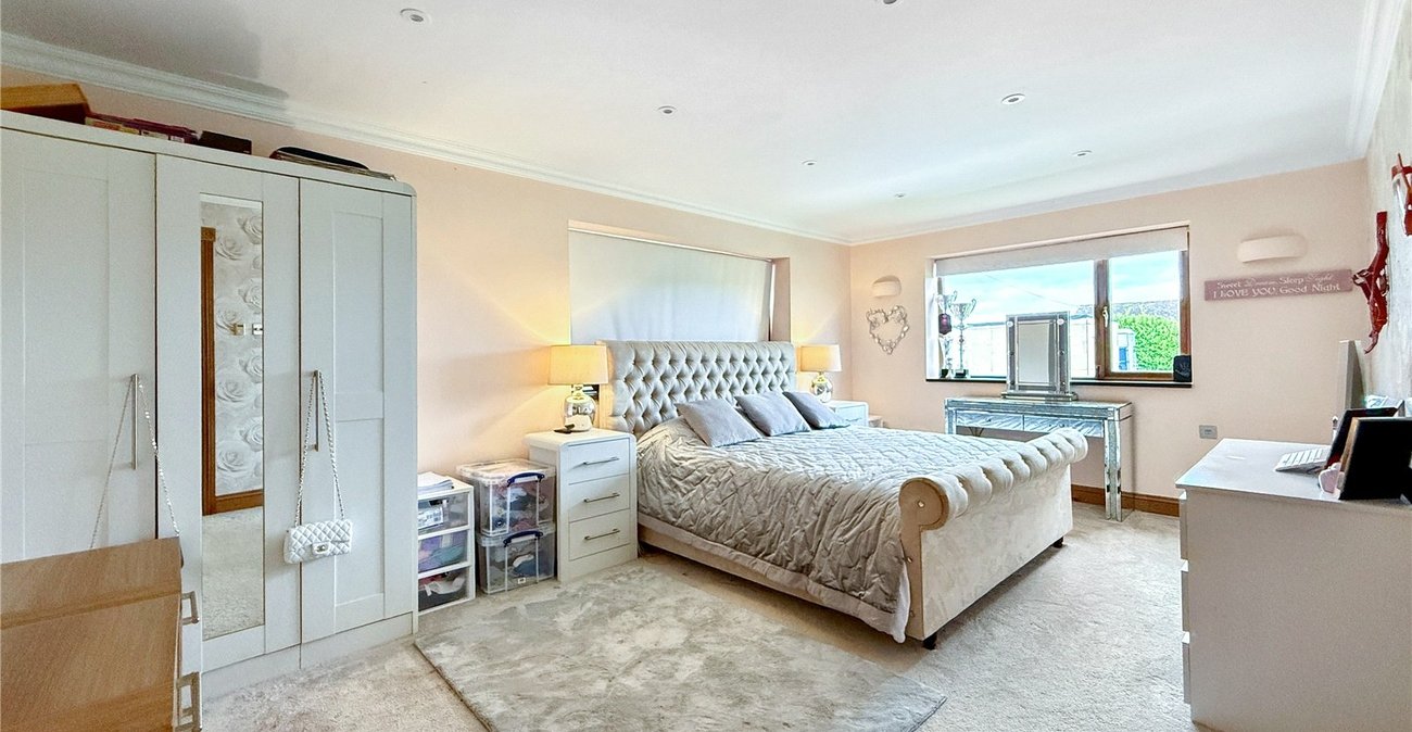 4 bedroom bungalow for sale in Eynsford | Robinson Jackson