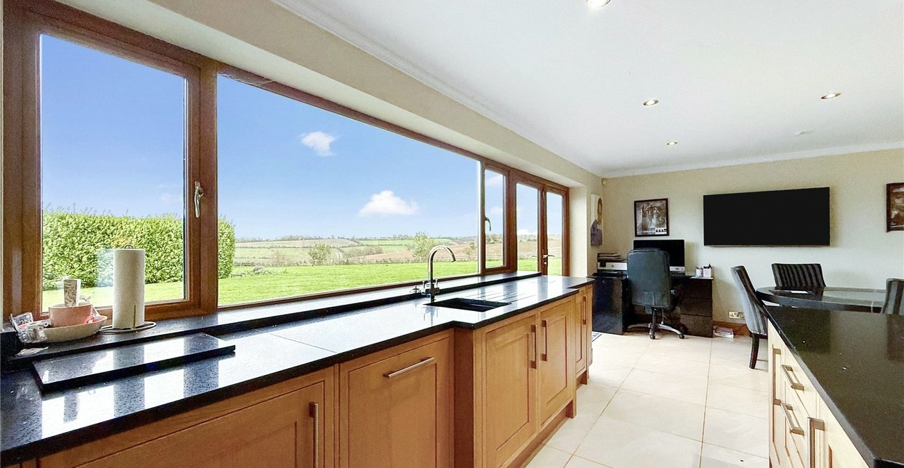 4 bedroom bungalow for sale in Eynsford | Robinson Jackson