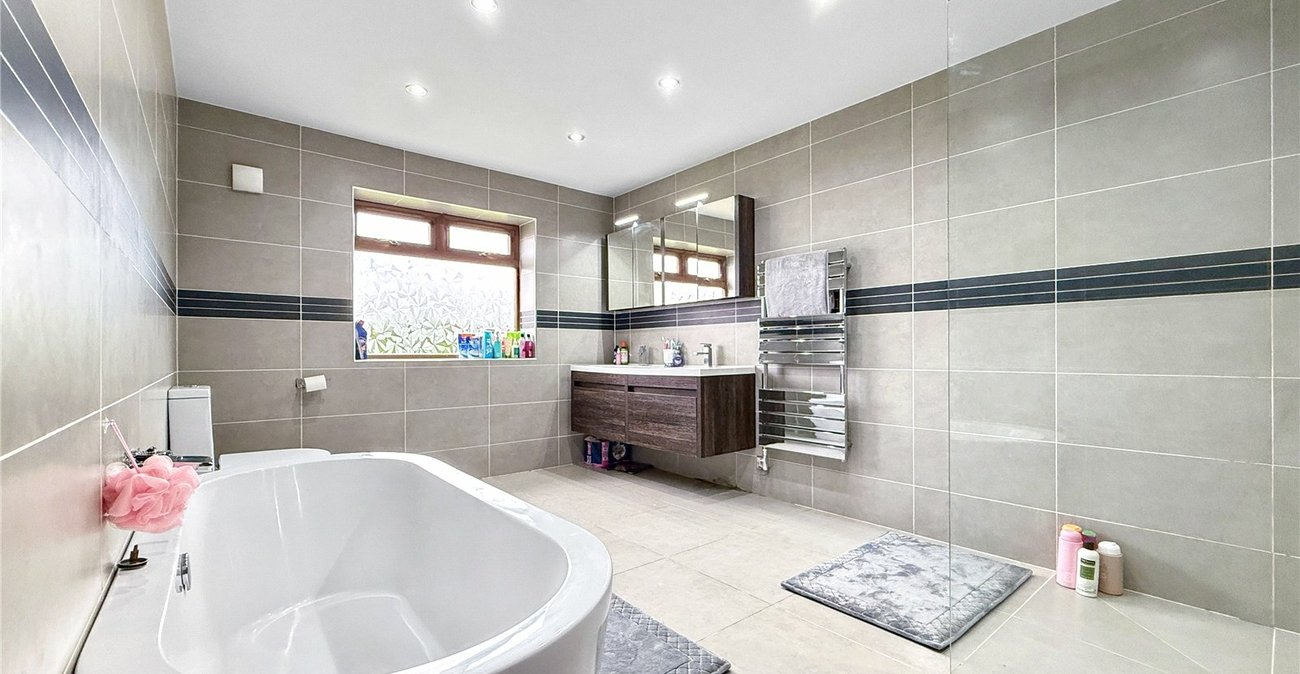 4 bedroom bungalow for sale in Eynsford | Robinson Jackson