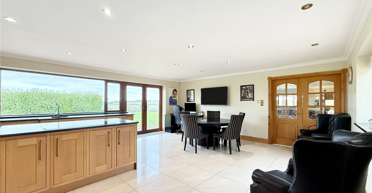 4 bedroom bungalow for sale in Eynsford | Robinson Jackson