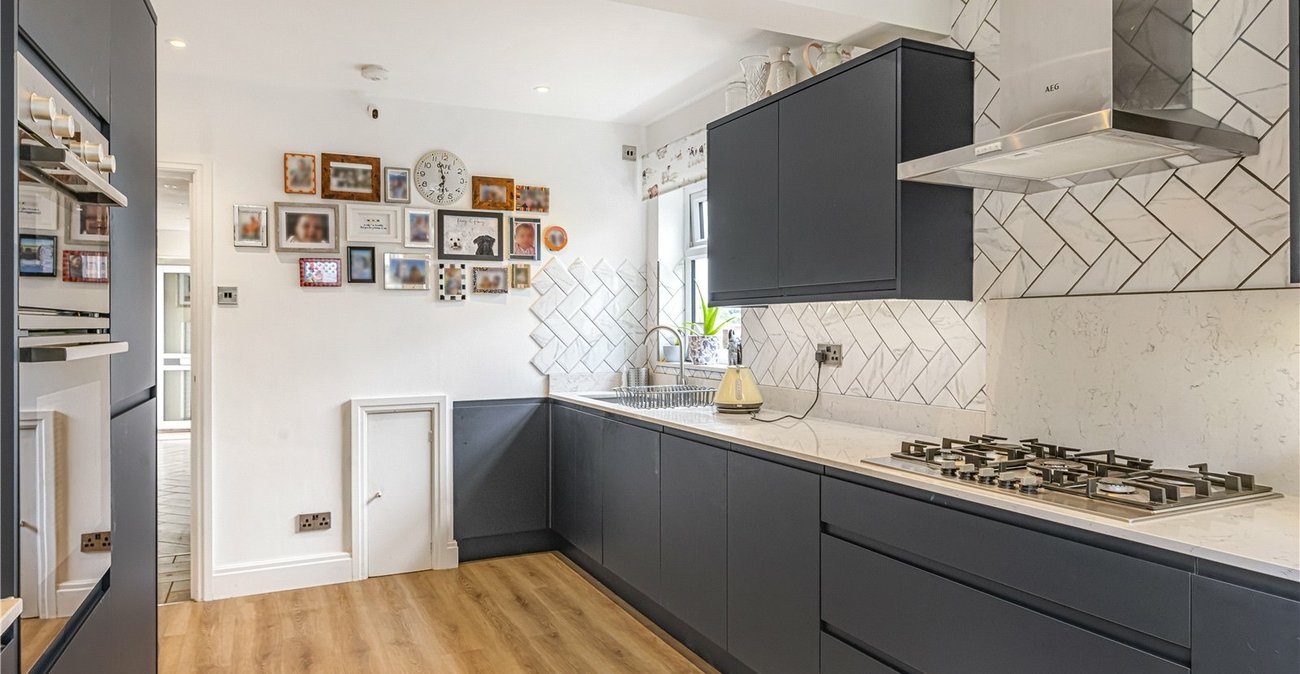 4 bedroom bungalow for sale in Hextable | Robinson Jackson