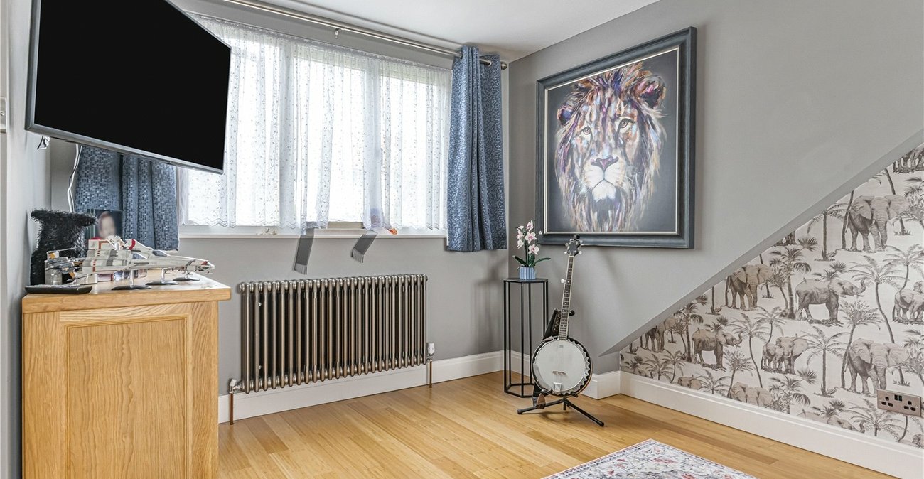 4 bedroom bungalow for sale in Hextable | Robinson Jackson