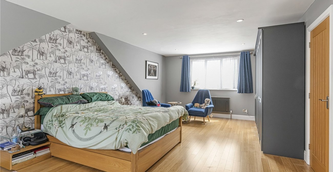 4 bedroom bungalow for sale in Hextable | Robinson Jackson